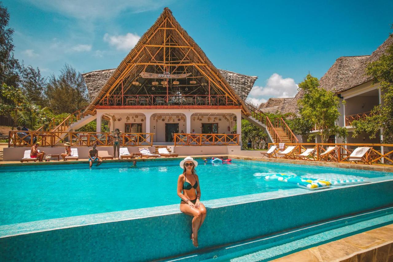Zanzibella Hotel & Spa Kiwengwa (Zanzibar) Exterior foto The swimming pool at the resort