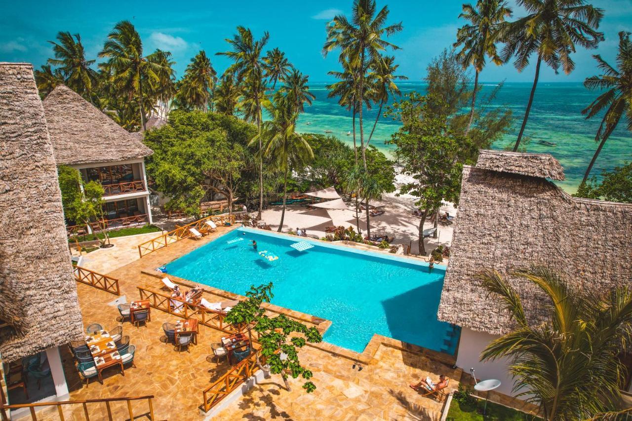 Zanzibella Hotel & Spa Kiwengwa (Zanzibar) Exterior foto The swimming pool at the resort