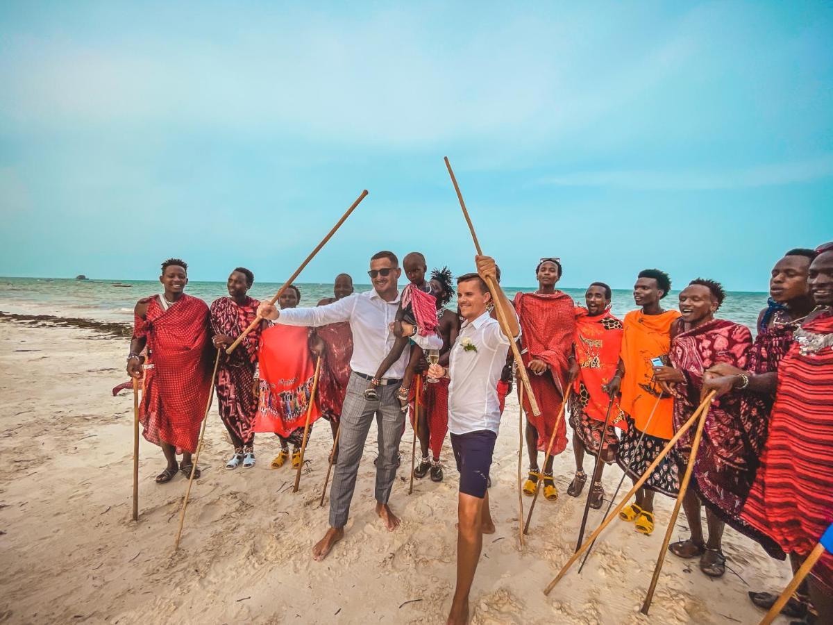 Zanzibella Hotel & Spa Kiwengwa (Zanzibar) Exterior foto Maasai warriors