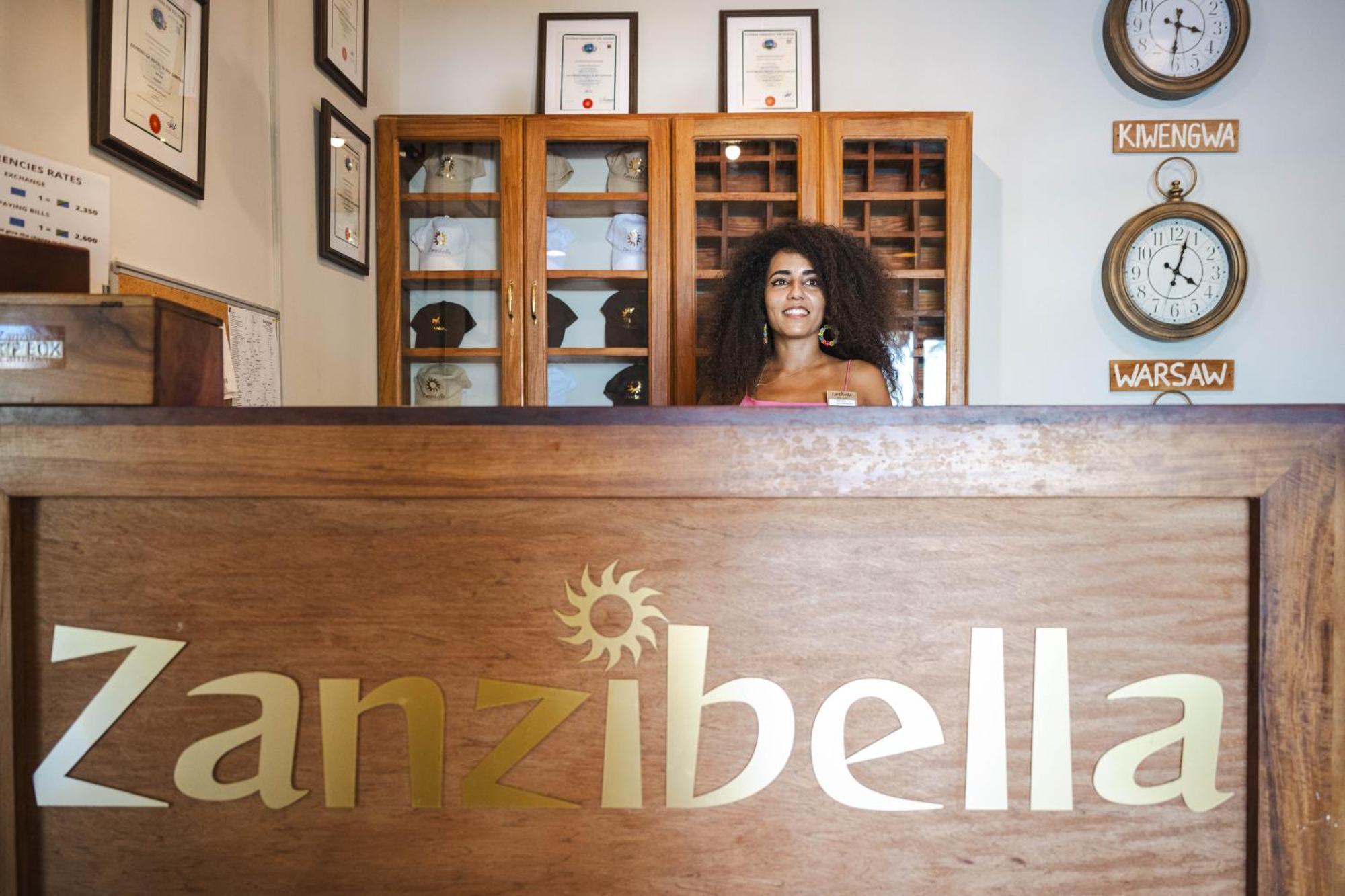 Zanzibella Hotel & Spa Kiwengwa (Zanzibar) Exterior foto Reception desk at a Zaribella salon