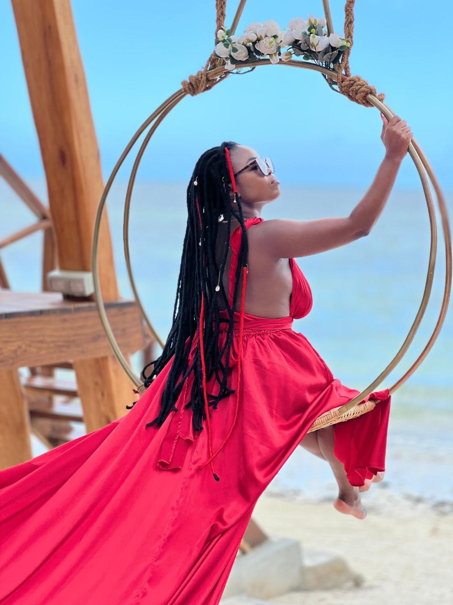 Zanzibella Hotel & Spa Kiwengwa (Zanzibar) Exterior foto A woman with locs